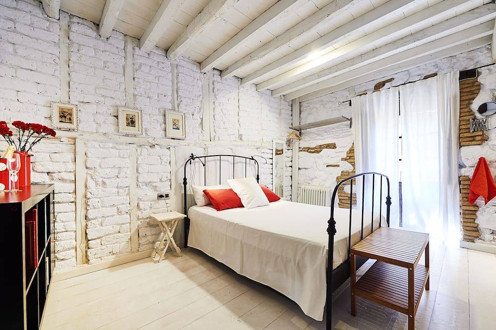 Swimming pool, sauna, garden, 5 bedrooms with full bathrooms. Registration Tr-Cc-00250. in Jarandilla de la Vera, Cáceres Region