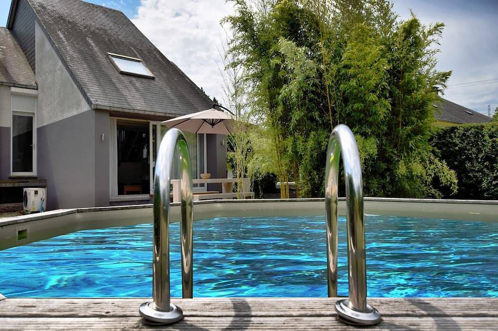 Ferienhaus in Virton mit Swimmingpool in Luxemburg Provinz