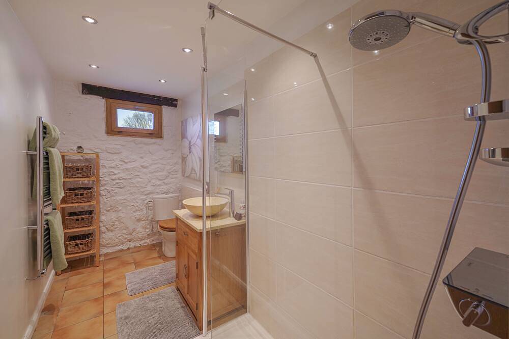 Dordogne - Luxus-Scheune mit beheiztem Innen-/Außenschwimmbecken in Thénac, Périgord Pourpre