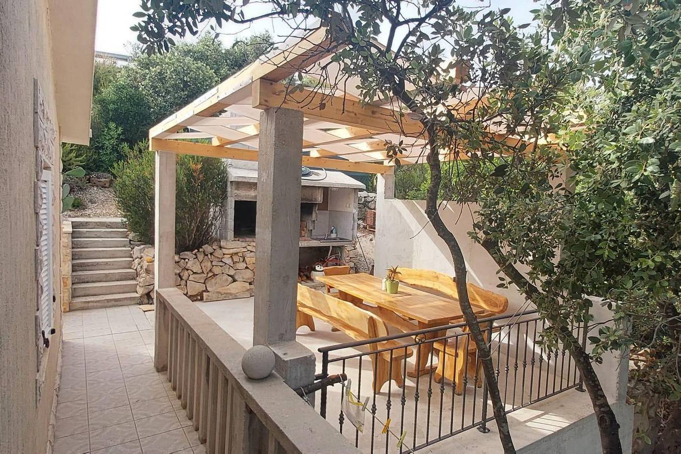 Ganze Wohnung, 1-Zimmer-Ferienwohnung am Strand Milna, Vis A-8917-c in Rukavac, Split-Dalmatien