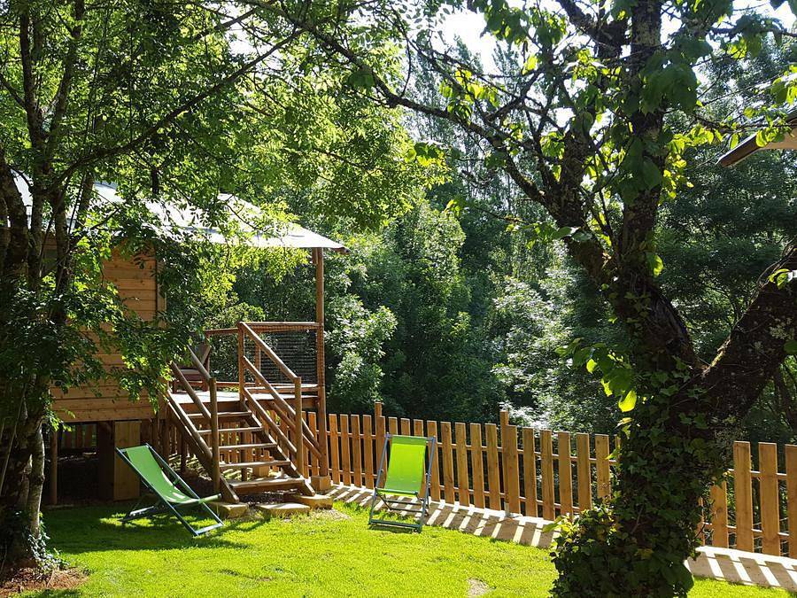 Camping L'Offrerie - Dordogne - Périgord noir - Alojamiento 5 personas - Cabaña en un árbol de 39 m² con 2 dormitorios - Llegada los sábados en julio y agosto in Rouffignac-Saint-Cernin-de-Reilhac, Périgord Noir