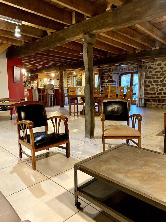 Location de vacances pour 6 personnes, avec vue et jardin à Arlempdes - 3