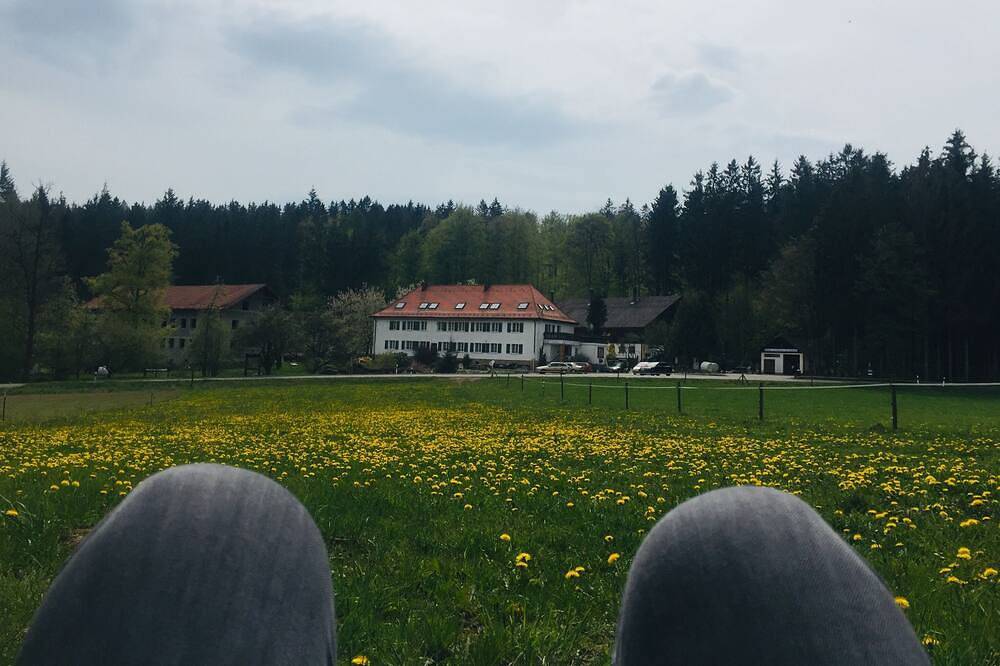 Ganze Wohnung, Charmante 85 qm Ferienwohnung im urigen Gasthaus & Bauernhof im bayerischen Wald in Treffelstein, Ostbayern