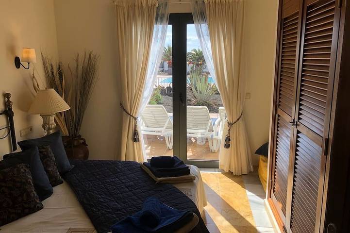 Detached Villa, Very Comfortable With A Home From Home  Experience in Montaña Roja, Yaiza