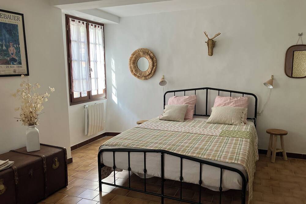 Maison De Village , Pour Les Familles , Proche Randonnees à pied, lacs du verdon in Pontevès, Région de Brignoles