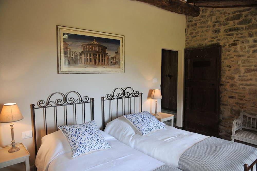Chiesa Del Carmine - Luxury Umbrian Villa In Stunning Countryside, Sleeping 14 in Perugia, Perugia Province