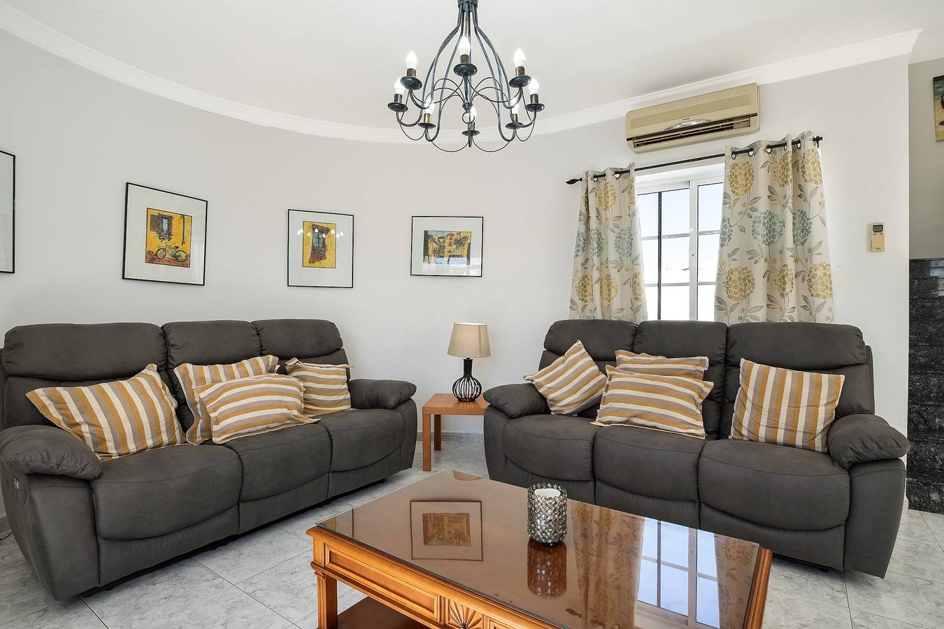 Villa "Sheila" avec piscine, balcon et Wi-Fi in Puerto del Carmen, Tías