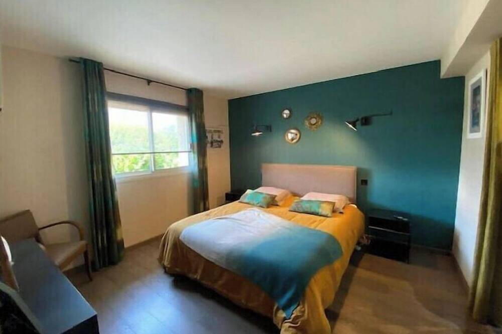 Grande Maison de Famille. in Ploemeur, Côte des Mégalithes