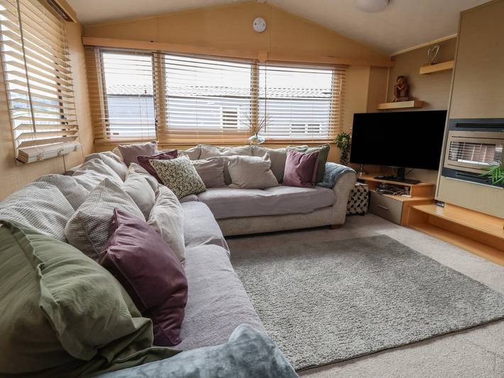 Caravan for 5 people, with pool and garden in Prestatyn