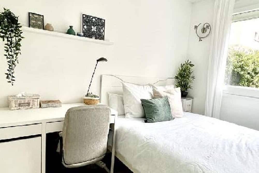 Entire apartment, Appartement à Montrouge, Très Calme, Lumineux, à Deux Cents Mètres du Metro in Montrouge, Hauts-de-Seine