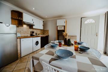 Appart’hôtel pour 7 Personnes dans Vals-les-Bains, Parc naturel régional des Monts d'Ardèche, Photo 4