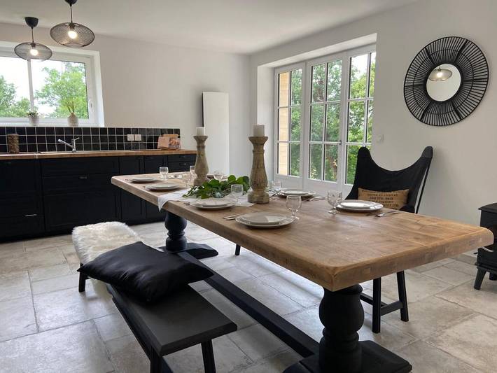 Location de vacances pour 9 personnes, avec piscine ainsi que vue et jardin à Sorges - 3