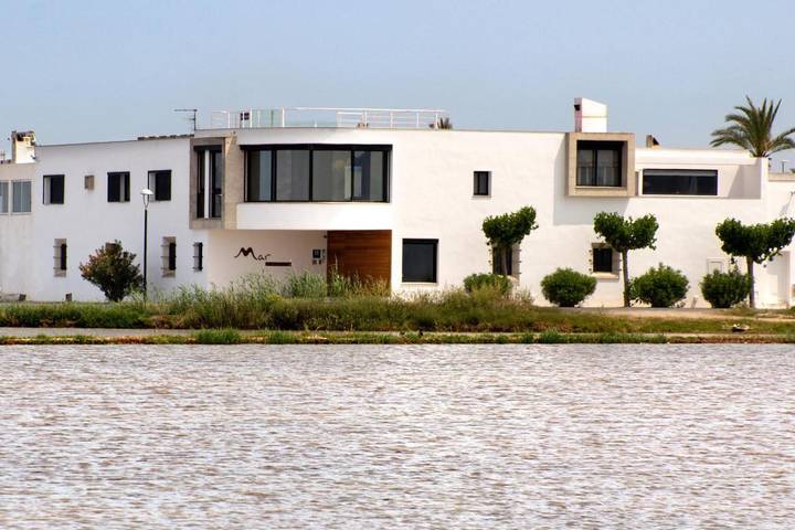 Apartamento para 2 personas, con Balcón y Terraza además de Jacuzzi y Jardín en Amposta
