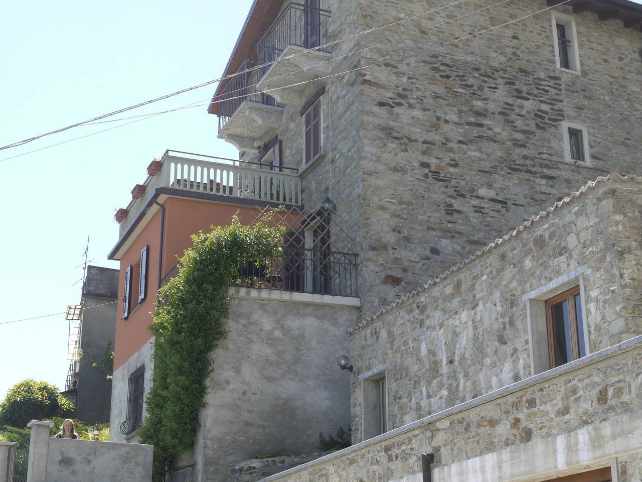 Entire apartment, Apartment 'Antica Osteria La Pezza' with Lake View, Garden and Wi-Fi in Santa Maria Rezzonico, Comune di San Siro