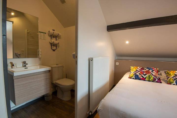 Hôtel pour 3 personnes, avec vue à Challes-les-Eaux - 4