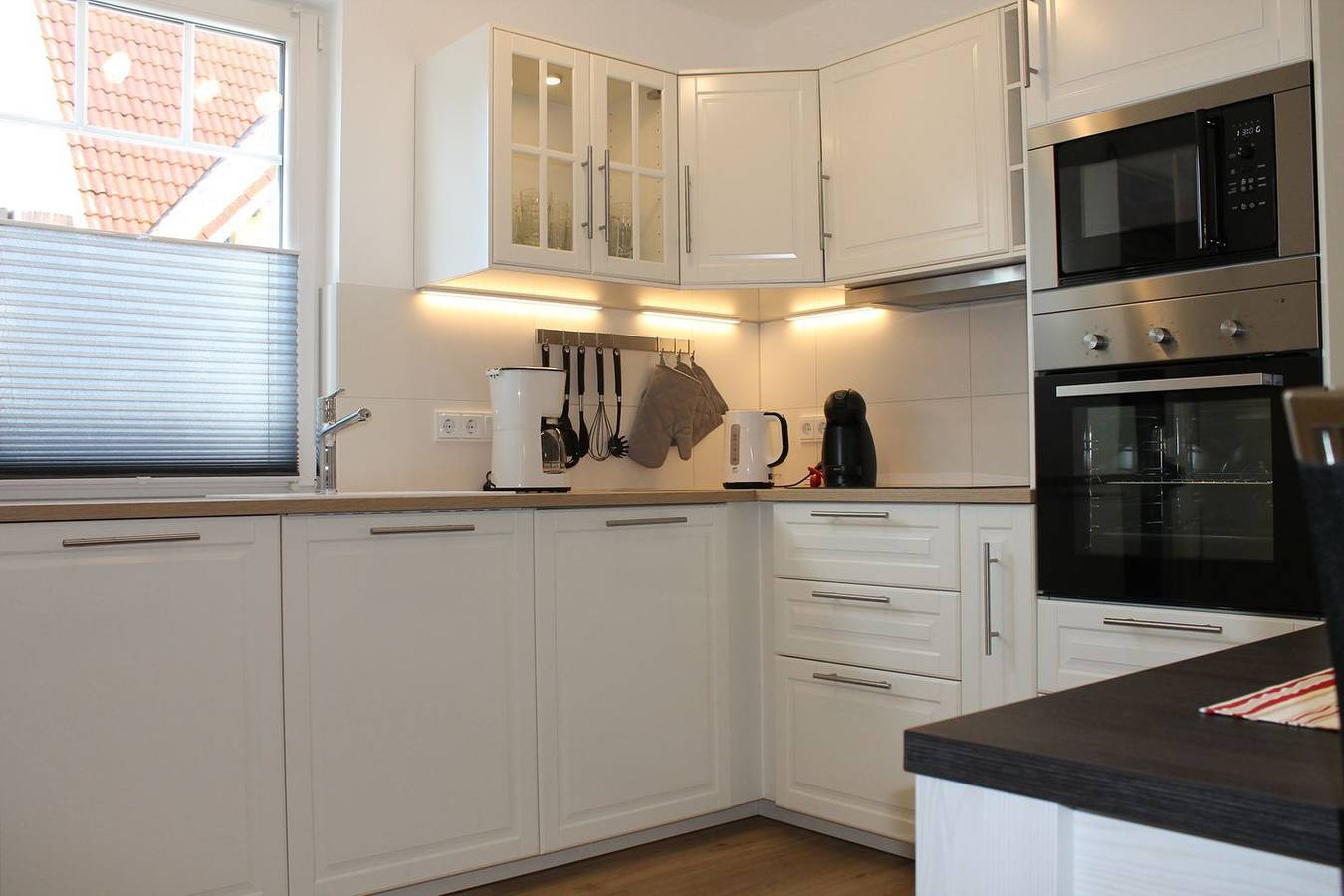 Ganze Wohnung, De Windroos - Terrasse, Strandkorb, Sonnenliegen, Boddennah, Ostsee 6km entfernt in Born a. Darß, Born am Darß