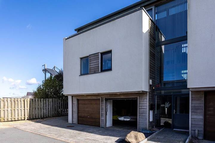 Cottage for 8 people, with garden and balcony, with pets in Rhosneigr