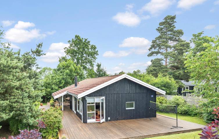 Feriehus for 6 personer, med terrasse og hage i Hornbæk