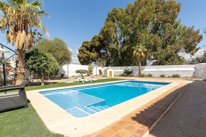 Chalet para 12 personas, con jardín en Vera