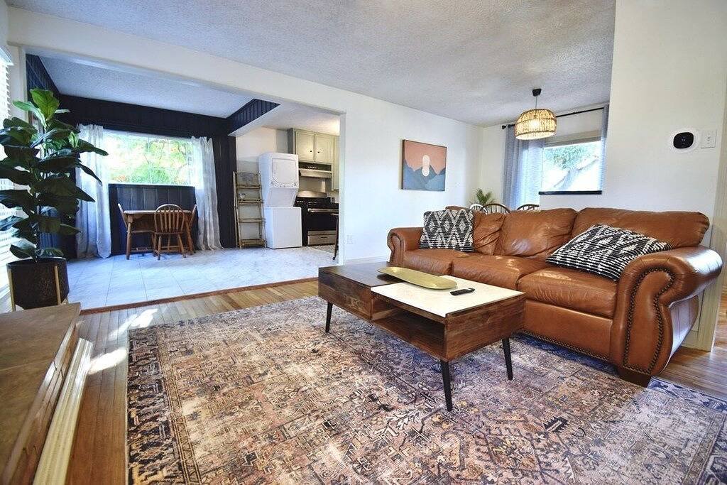 Tech Terrace Bungalow~Pet Friendly Yard~Walk To Ttu Campus! in Lubbock, Lubbock County