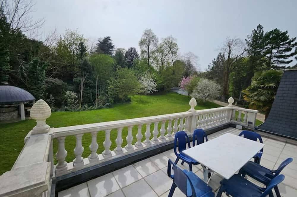 Villa Sweet Birds in Noisy-le-Grand, Sena-Saint Denis