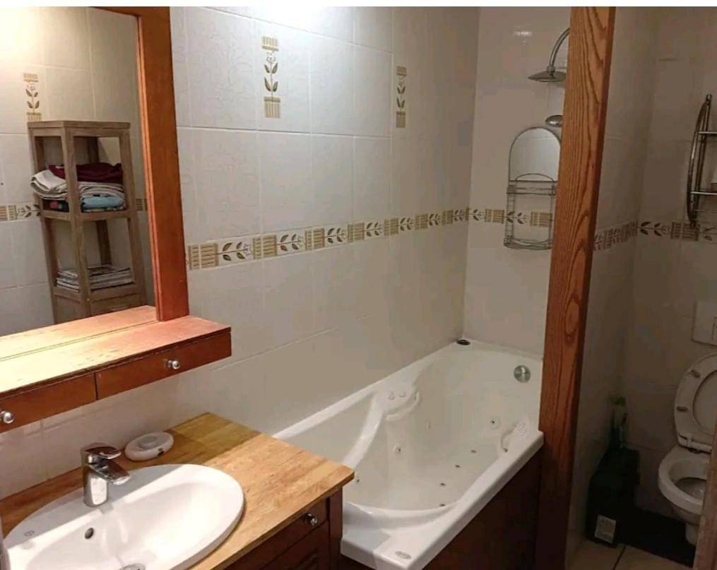 Appartement entier, Two-Bedroom Apartment in Clairvaux-les-Lacs, Jura Francais
