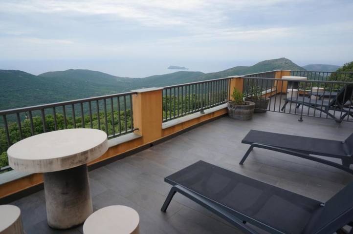 Hôtel pour 2 personnes, avec Jacuzzi et Terrasse à Ersa - 3