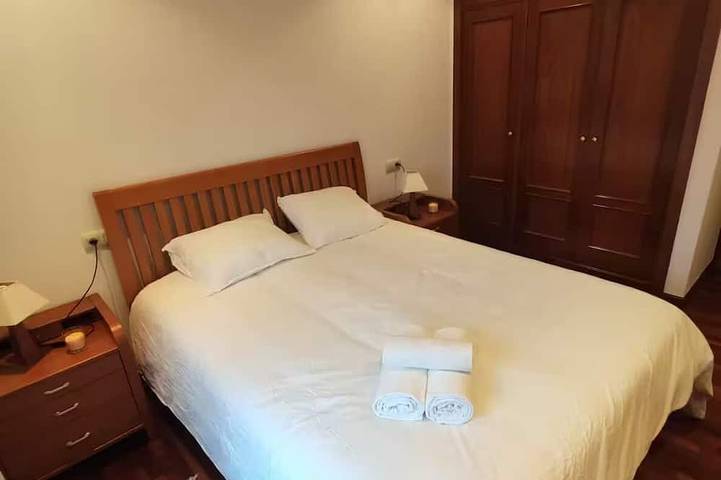 Appartement entier, Cozy Family Haven: 100m to Beach, Patio for Kids, Fully Equipped, Great Views in Baiona, Rías Baixas