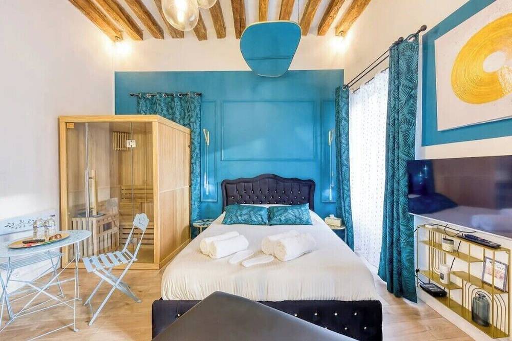 Appartement entier, Suite bien être - jacuzzi et sauna / love room Spa in Arpajon, Essonne