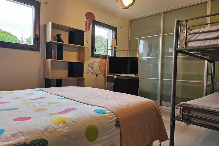 Spacious house with heated pool 7 minutes from the sea. in Château-d'Olonne, Les Sables-d'Olonne