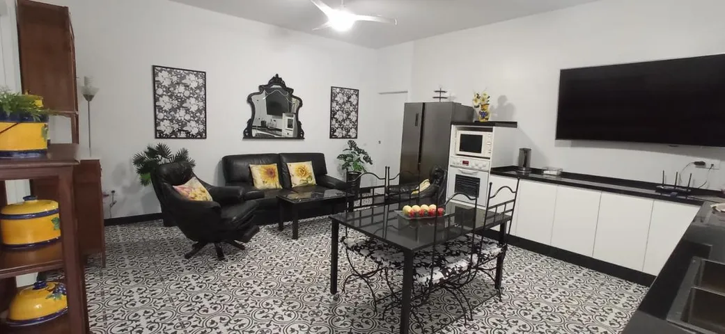 Apartamento de vacaciones para 3 personas, con jardín además de vistas y piscina - 1