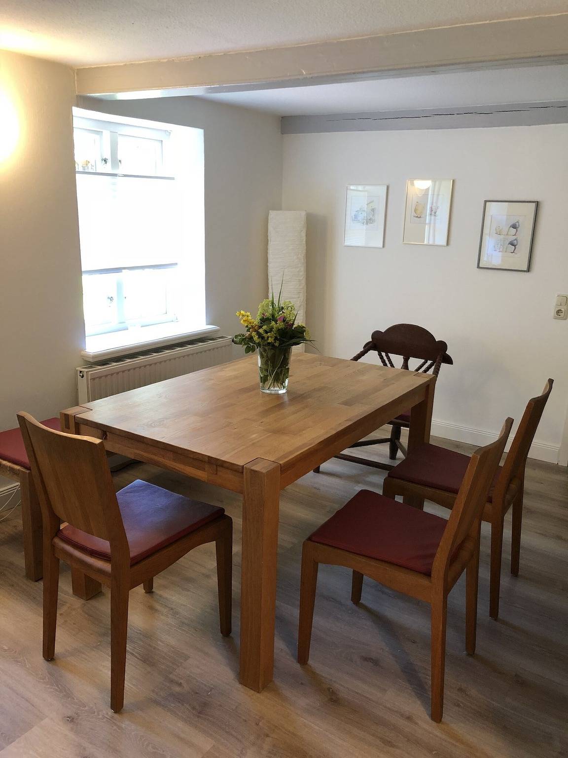 Ferienhaus 'Reetdachhaus Auf Eiderstedt' mit privater Terrasse und Wlan in Witzwort, Halbinsel Eiderstedt