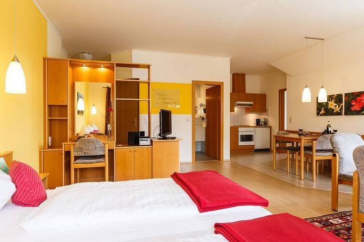 Ganze Wohnung, Landhaus Luka - Appartement Typ 3 \"Holunderblüte\" in Mörbisch am See, Leithaberg
