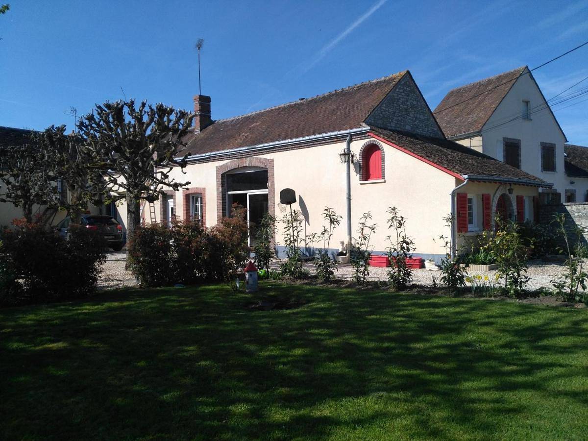 Appartement de vacances entier, Large Double Room in Villemandeur, Région de Montargis
