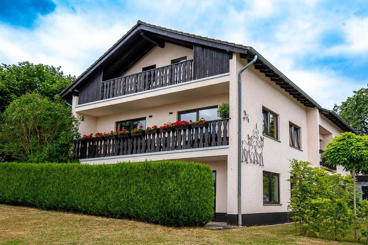 Ganze Wohnung, Einzigartige Traumwohnung mit Whirlpool & Sauna bietet Luxus und Erholung in Neuheilenbach, Eifelkreis Bitburg-Prüm