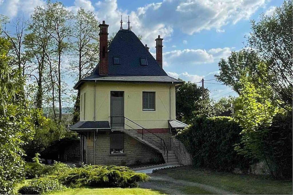 Two-Bedroom House in Sedan, Ardennes
