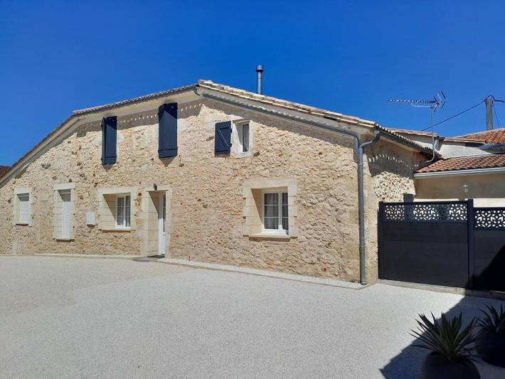 Location de vacances pour 8 personnes, avec terrasse et vue dans Sainte-Croix-du-Mont