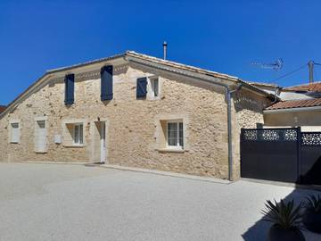 Gîte pour 8 personnes, avec vue et terrasse dans Sainte-Croix-du-Mont
