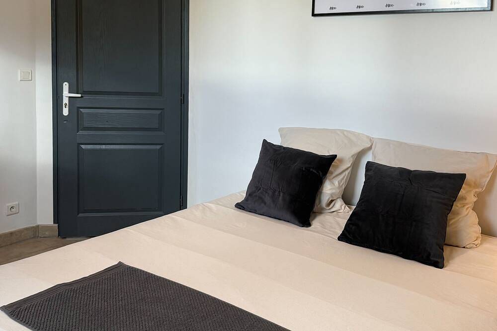 Entire apartment, Comfortable apartment in Mont-de-Marsan, close to the town center in Landes