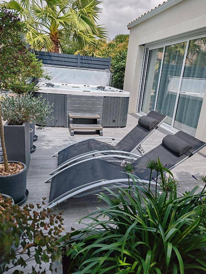 Location de vacances pour 4 personnes, avec Jacuzzi et Terrasse ainsi que Jardin et Vue à Saint-Sauveur-d'Aunis - 4