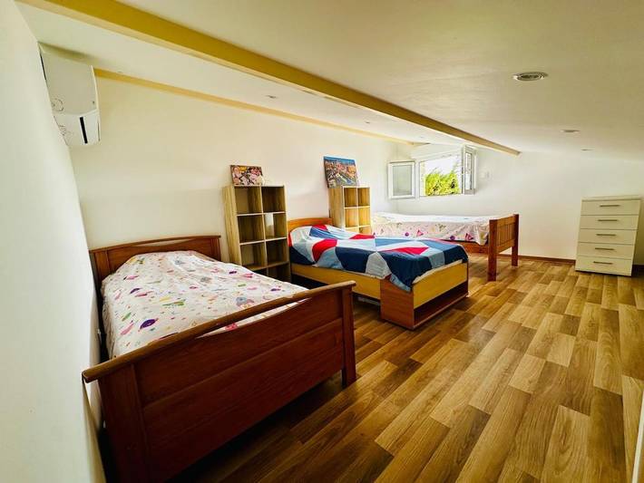 Location de vacances pour 28 personnes, avec sauna et piscine ainsi que jardin et vue, animaux acceptés à Cuxac-d'Aude - 2
