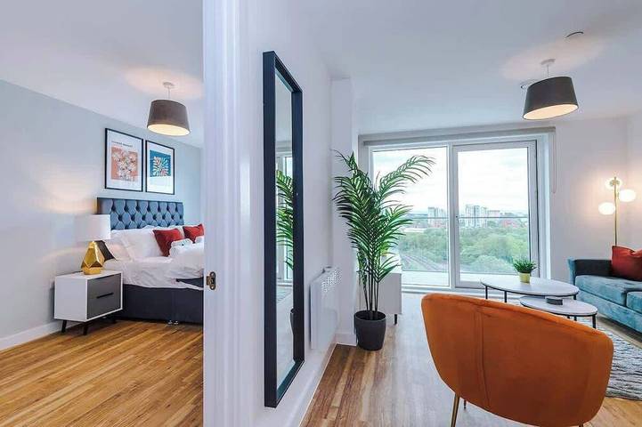 Ganze Wohnung, Waterfront 2Br | 2 Bath | Free Gym + Parking in Greater Manchester