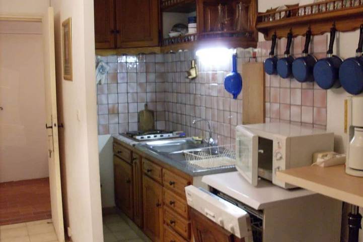 Ganze Wohnung, Garden-level studio with pool facing the Giens peninsula, close to beaches in Carqueiranne, Mittelmeerküste (Frankreich)