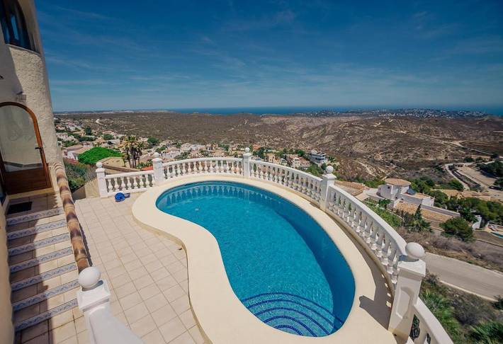 Chalet para 6 personas, con jardín además de piscina y jacuzzi, Familias con niños en Marina Alta - 3