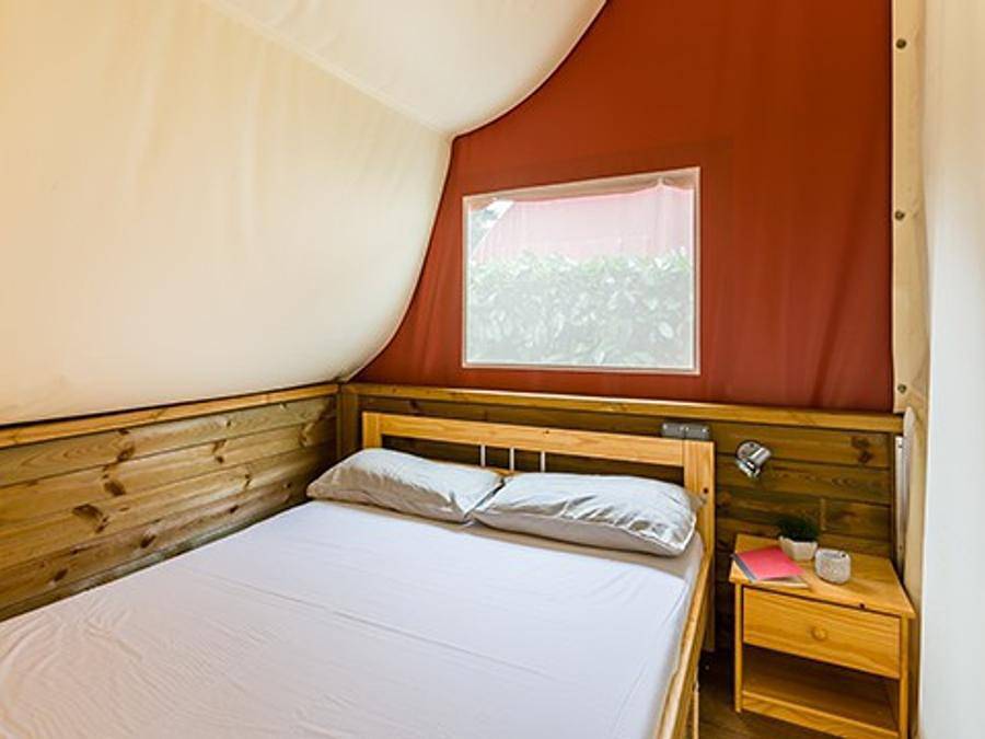 Camping Mayotte Vacances - Bungalow de lona 8 personas - Tienda Explorer | 4 Dormitorios | 6/8 Personas | Sin baño in Biscarrosse, Côte d’Argent