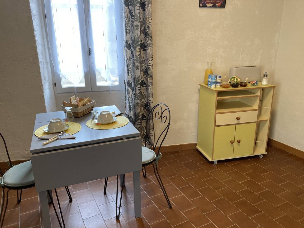 Bed and Breakfast for 2 people with garden in Mirabel-aux-Baronnies, Nyons region