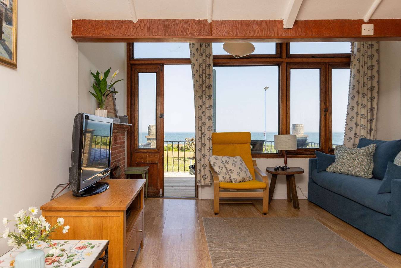 Historic Railway Home - Selsey Seafront in Selsey, West Sussex