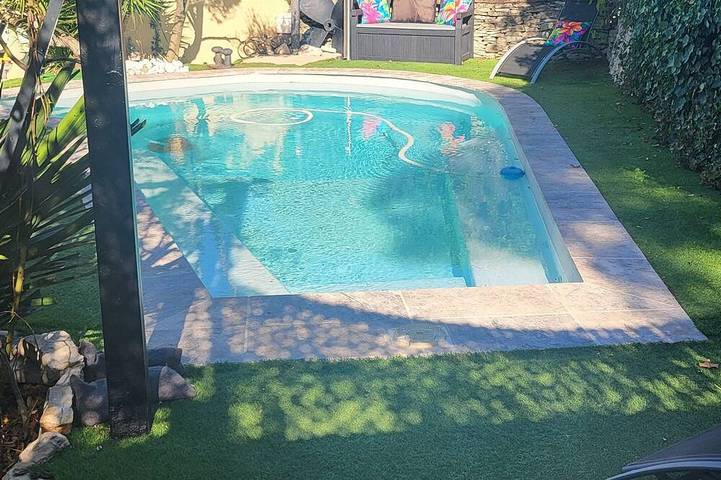 Maison de vacances pour 10 personnes, avec jacuzzi et jardin à Nîmes