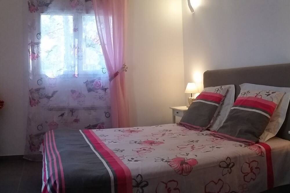 Villa Mylena avec Piscine - Jouques - Pays d' Aix-En-Provence - jusqu'à 6 pers. in Jouques, Région d'Aix-en-Provence