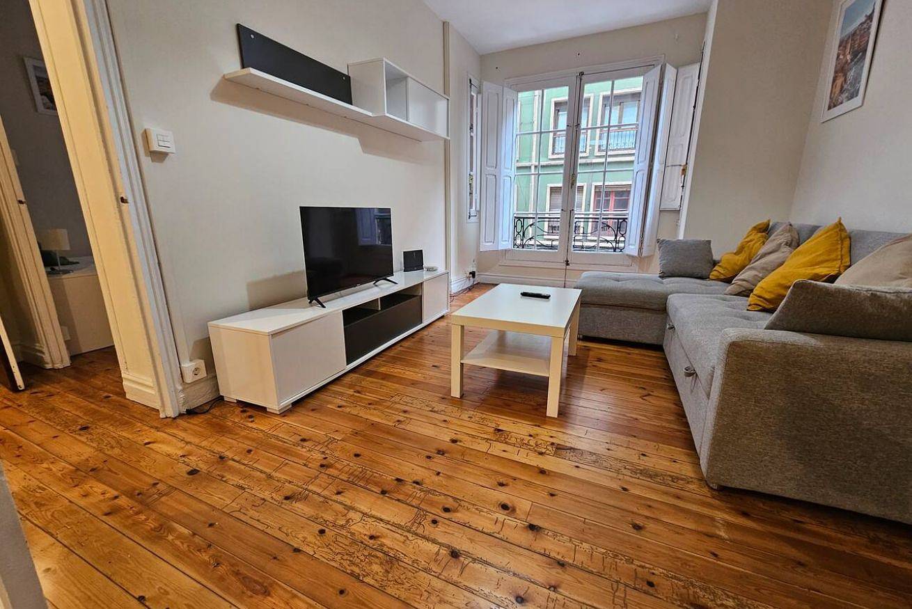 Apartamento entero, 135B2 Precioso Apartamento en Playa in Distrito Centro (Gijón), Gijón